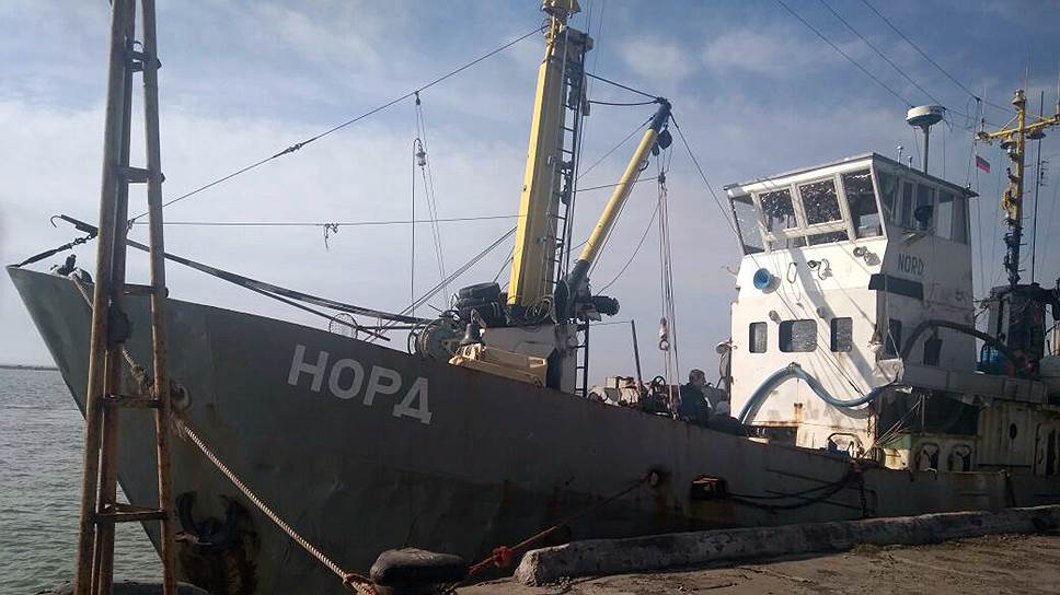 В каких условиях находились моряки на сейнере "Норд" 