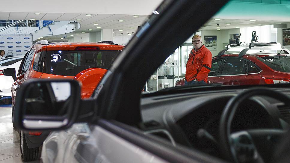 Как автопродажи разогнались на инфляции 