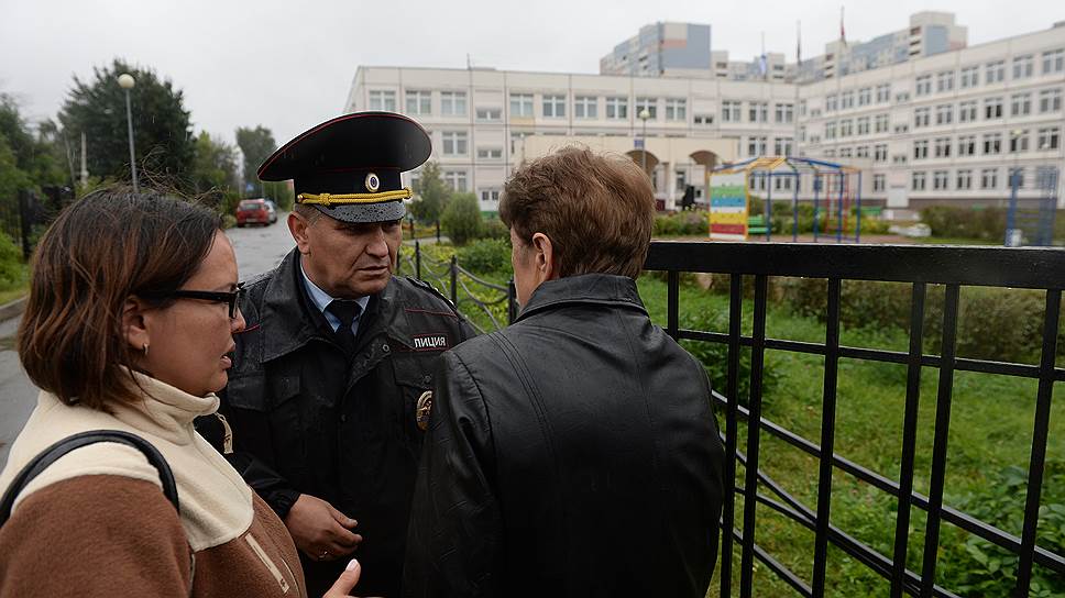Девятиклассник атаковал школу с пистолетом и дымовыми шашками