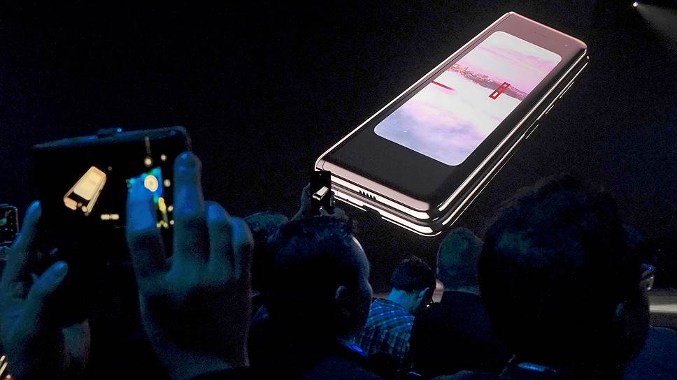 Как Samsung готовится к старту продаж Galaxy Fold  в России 
