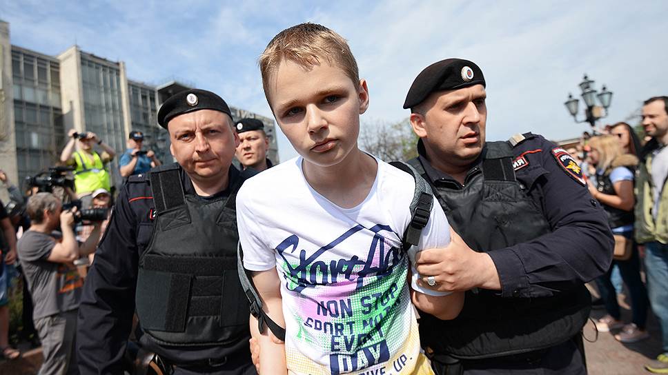 О чем говорится в законопроекте о несовершеннолетних и «несанкционированных акциях»