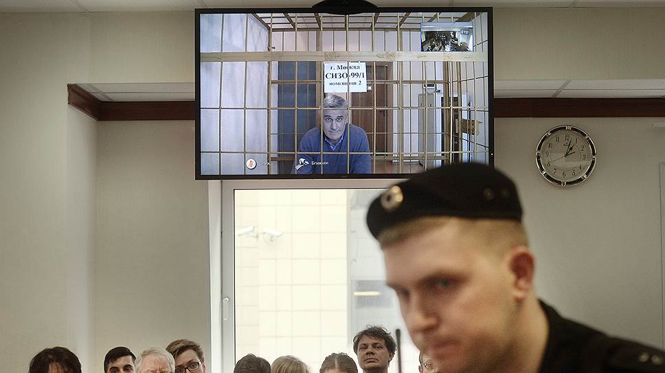 Кто может помочь урегулировать конфликт между фондом Baring Vostok  и банком «Восточный» 