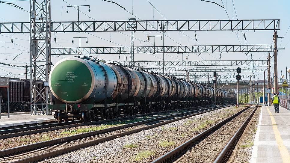 Как нефтяникам помогут удерживать цены на бензин 