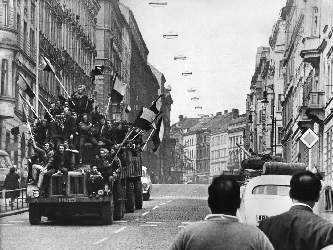 Студенты в Праге протестуют против вторжения в Чехословакию