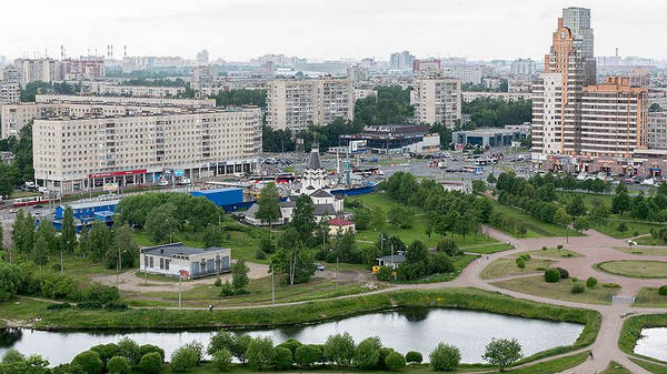Жители Купчино первыми преодолели заградительный барьер 