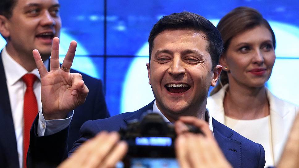 Как Владимиру Зеленскому удалось обыграть Петра Порошенко 