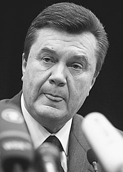 Виктор Янукович пообещал никогда не признавать своего поражения на выборах