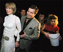 Во время финала национального конкурса Miss Fashion TV 2007 в ночном клубе Arena у главы партии «Трудовая Украина» Валерия Коновалюка было игривое настроение 