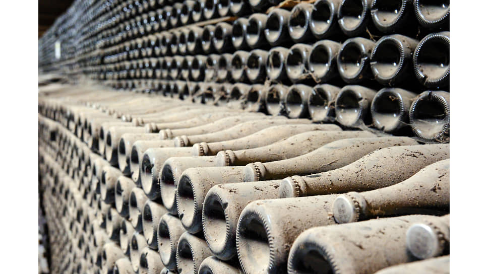 На прогулке по старинным подвалам Абрау-Дюрсо оживает 150-летняя история выдающегося винодельческого хозяйства