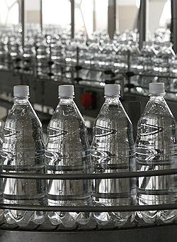 За представленность питьевой воды из Иркутска на полках в магазинах Забайкалья ИЗРМВ придется платить немало денег 