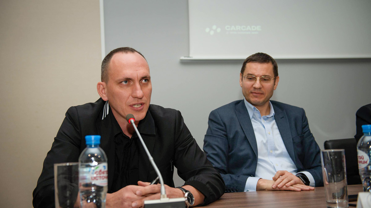 Заместитель регионального директора лизинговой компании «Каркаде» Артем Белокрылов рассказал как аграрии могут сэкономить на закупке техники 