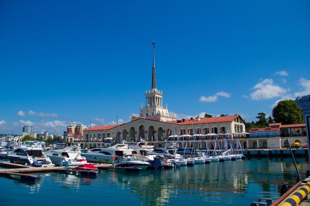Движение транспортных и пешеходных потоков на участке в районе Морского вокзала будет оптимизировано