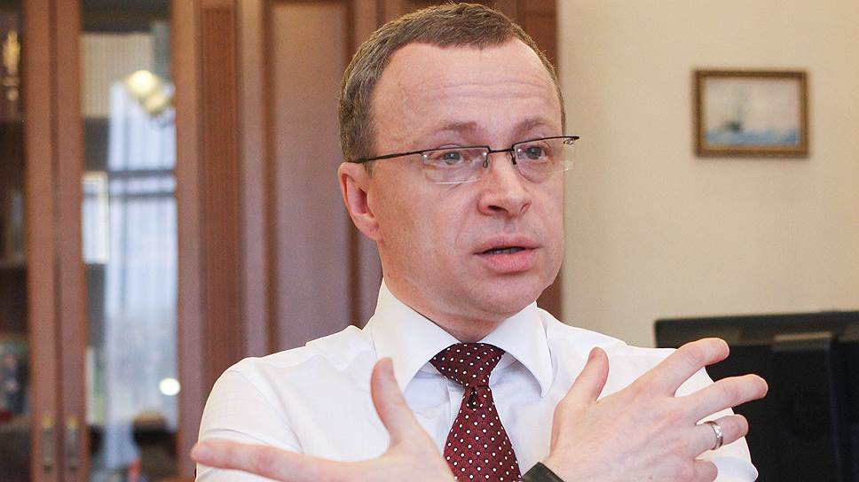 Если смотреть на проблему несколько философски, то, наверное, мы все еще несвободны