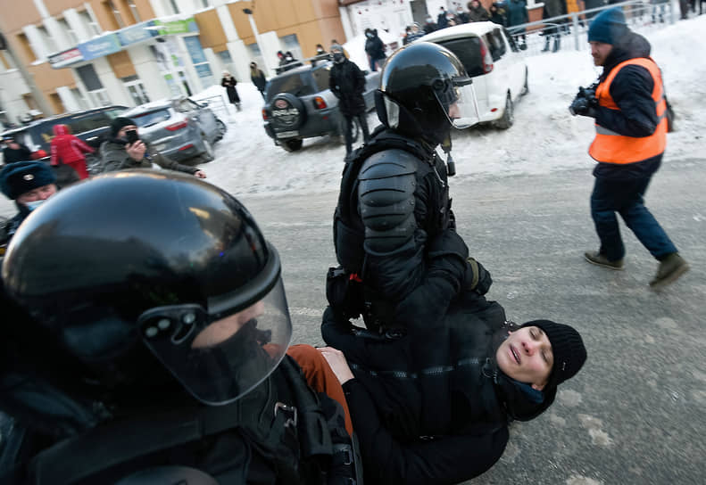 В Сибири после несогласованной акции в поддержку Алексея Навального были задержаны  более 600 человек 