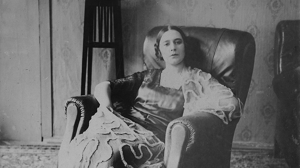 Софья Островская, начало 1920-х годов  