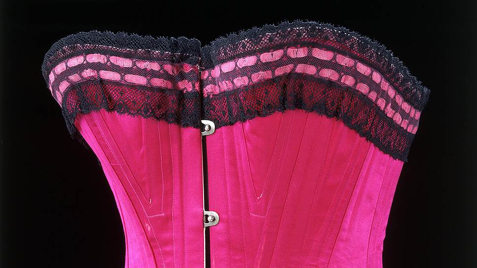Undressed: A Brief History of Underwear, Лондон  Victoria and Albert Museum, до 17 марта 2017 года  