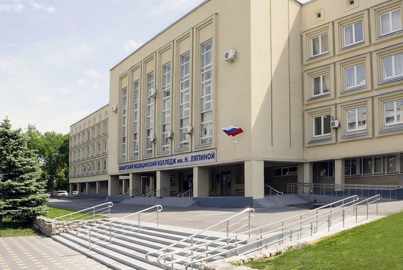 По словам авторов публикаций, дочь чиновницы учится в Самарском медицинском колледже имени Ляпиной