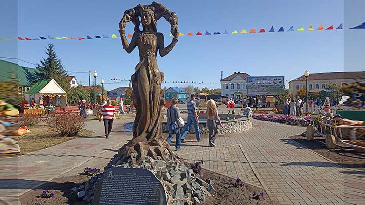 Мордовская богиня леса Пич-ава - символ села Пичаево 