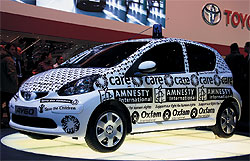 Toyota Aygo представила автомобиль для защиты прав акционеров ЮКОСа 