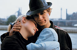 "Дитя" (2005), реж. Жан-Пьер и Люк Дарденны  