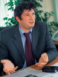 По мнению старшего вице-президента "Корбины Телеком" Александра Малиса, небольшие телекоммуникационные компании наиболее привлекательны с точки зрения телефонных мошенников 