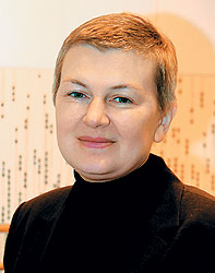 ЛАРИСА НОВИКОВА