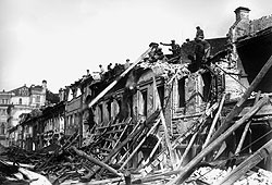 В июле 1936 года Политбюро постановило, что выселяемым из домов людям жилье можно не предоставлять, а ограничиться денежной компенсацией