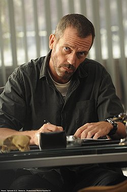 Хью Лори в сериале "House M.D."
