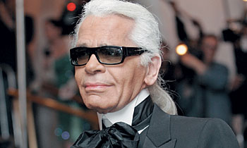 Дизайнер Chanel Карл Лагерфельд на ежегодной церемонии Costume Institute Gala в музее Метрополитен 