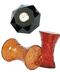 Часы Diamond от Moser, Табуреты Stone от Kartell