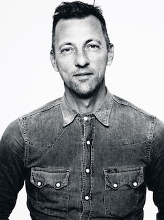 Оливье Сайяр, фэшн-куратор, бывший директор Музея Гальера; «Margiela/Galliera 1989–2009» &mdash; его последняя работа в музее