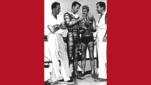 Джек Арнольд (слева) на съемках «Твари из Черной лагуны»