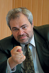 Анатолий Белкин не ставит своей целью пробиться в интеллектуальные телепередачи, для него игра — самоцель