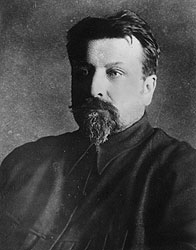 Социалистический чиновник Ксандров неосмотрительно открыл буржуазному сенатору Тайдингсу все секреты советских химических производств вплоть до самых грязных