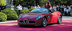 В разделе "Концепты и прототипы" победили сразу две Alfa Romeo: Alfa 8C Spider понравилась аристократической публике, Alfa Diva — зрителям попроще