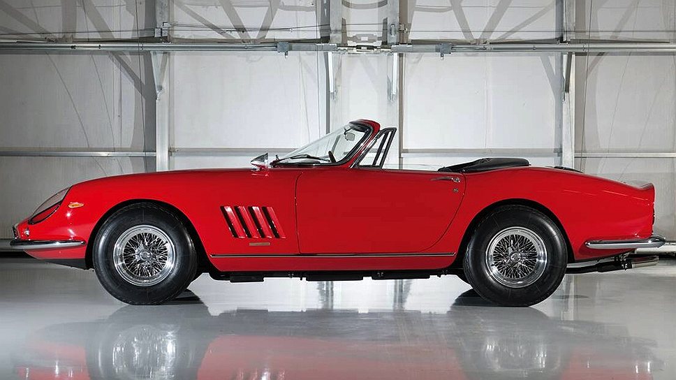 Ferrari 275 GTB/4S N.A.R.T. Spider  1967 года выпуска - серийный дорожный автомобиль, за который была заплачена самая большая цена в истории. На аукционе в американском Монтерее в августе 2013 года за него заплатили $27,5 млн.  Экземпляр принадлежал семье Эдди Смита, основателя торговой фирмы National Wholesale Company. Рекорд максимальной цены за один автомобиль сохраняется за Mercedes W196R Formula 1, который в 2011 году был продан за $30 млн. 