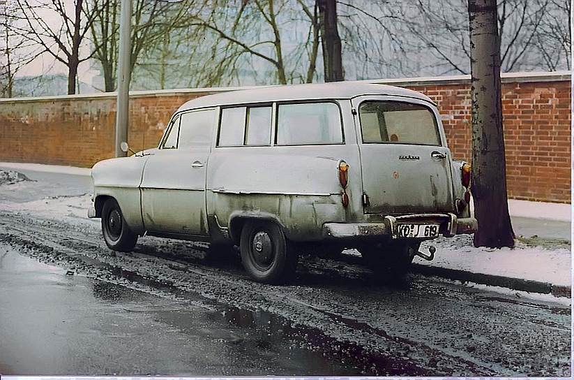 В 80-е Opel Olympia выглядел еще совсем ничего. Но открывать ему капот приходилось все чаще и чаще.  