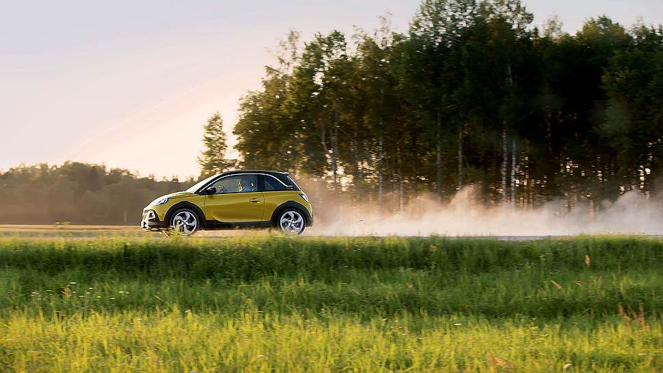 Впервые именно на Rocks для семейства Opel Adam представлен новый трехцилиндровый однолитровый турбомотор, целью номер одни при разработке которого было снижение уровня шума и вибраций. Цель была достигнута.  