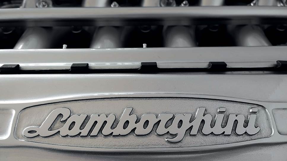 В заводском музее можно осмотреть чудовищных размеров двигатели, построенные фирмой в разные годы. Один из таких будет завтра рычать у тебя за спиной.