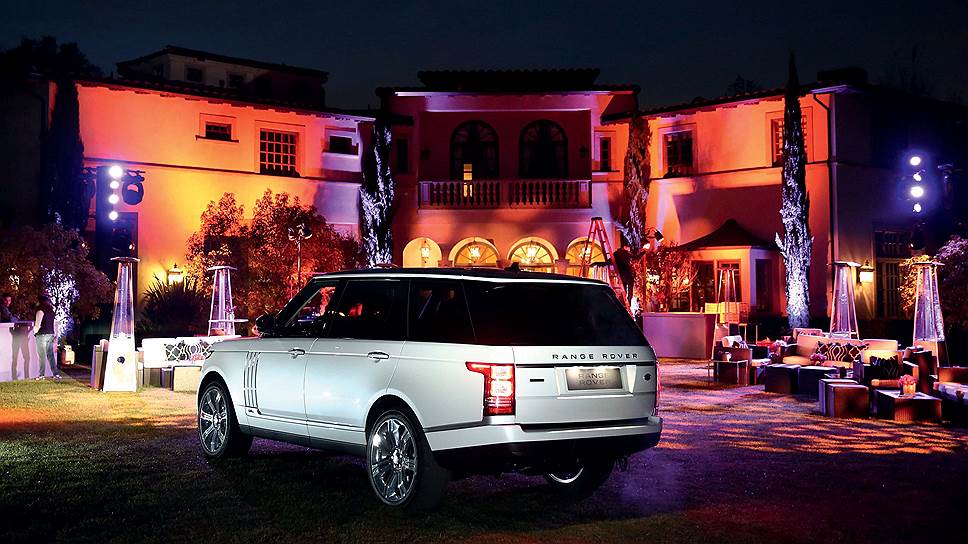 Range Rover с удлиненной колесной базой - обладатель премии Национальной академии автобизнеса. Непревзойденные внедорожные возможности и высочайший уровень комфорта, отвечающий запросам самых взыскательных клиентов, делают его единственным в своем роде автомобилем.
