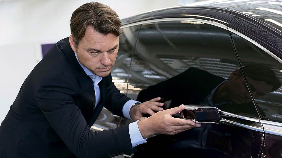 Лорен ван ден Акер, воплотил новый стиль Renault в концепте DeZir  