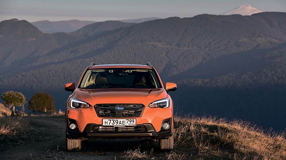 Инженеры Subaru настаивают на том, что в новом XV, жесткость платформы которого увеличена на "70-100 процентов", заметно снижен уровень шума и вибраций со стороны двигателя и трансмиссии. Задние пассажиры теперь слышат друг друга и на скоростях свыше 100 км/ч.
