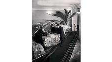 В Москве единственным местом, где можно было приобрести «Победу» или «Москвич», являлся магазин «Автомобили» на Бакунинской улице, 21. Магазины с таким же названием были открыты в Ленинграде, Новосибирске, Свердловске, Хабаровске, Киеве, Минске, Риге, Тбилиси, Баку, Ташкенте и Алма-Ате.