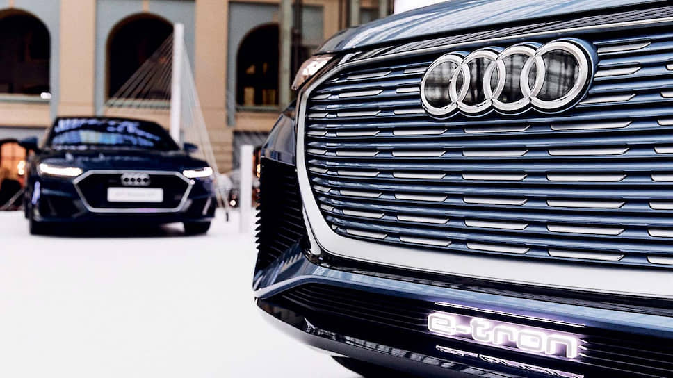 Третьей пошедшей в серию электрической моделью станет Audi Q2L e-tron, специально разработанная для Китая. Четвертой будет купе Audi e-tron GT, чья премьера намечена на вторую половину 2020 года. В это же время состоится дебют серийной версии Audi Q4 e-tron.