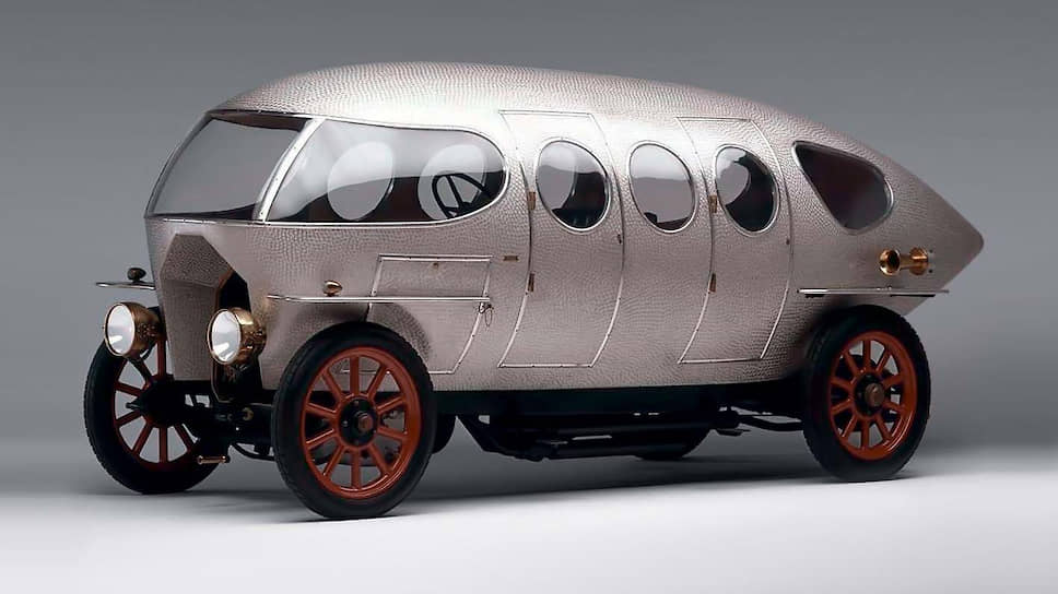 Сделанный по заказу графа Рикотти кузов Aerodinamica. Кузовная фирма Castagna превратила популярную среди спортсменов модель A.L.F.A. 40/60 HP в «каплю». С таким кузовом четырехместный автомобиль, оснащенный двигателем мощностью всего 70 л.с., разгонялся до 139 км/ч – для тех лет это был вполне спортивный результат. 