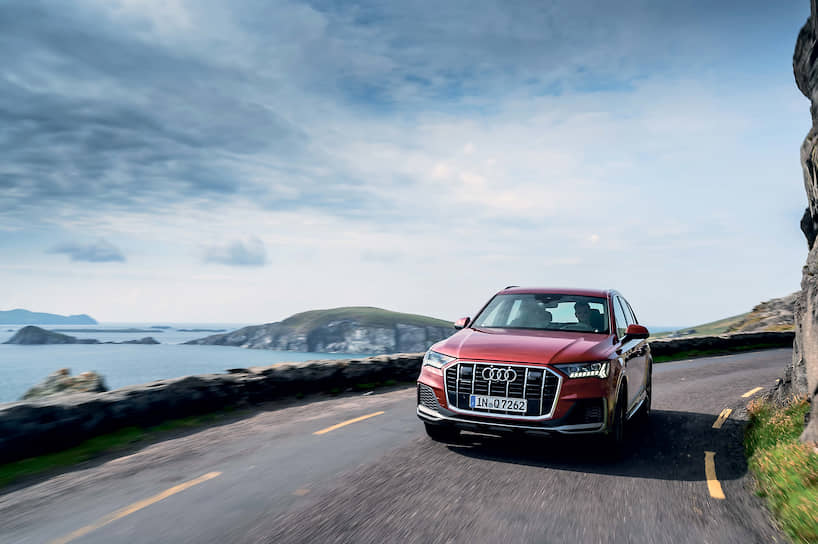 Постоянный полный привод quattro для Q7 – стандарт, как и выбор любого из семи режимов движения. Система Audi drive select изменяет настройки спортивной пневмоподвески и величину дорожного просвета.