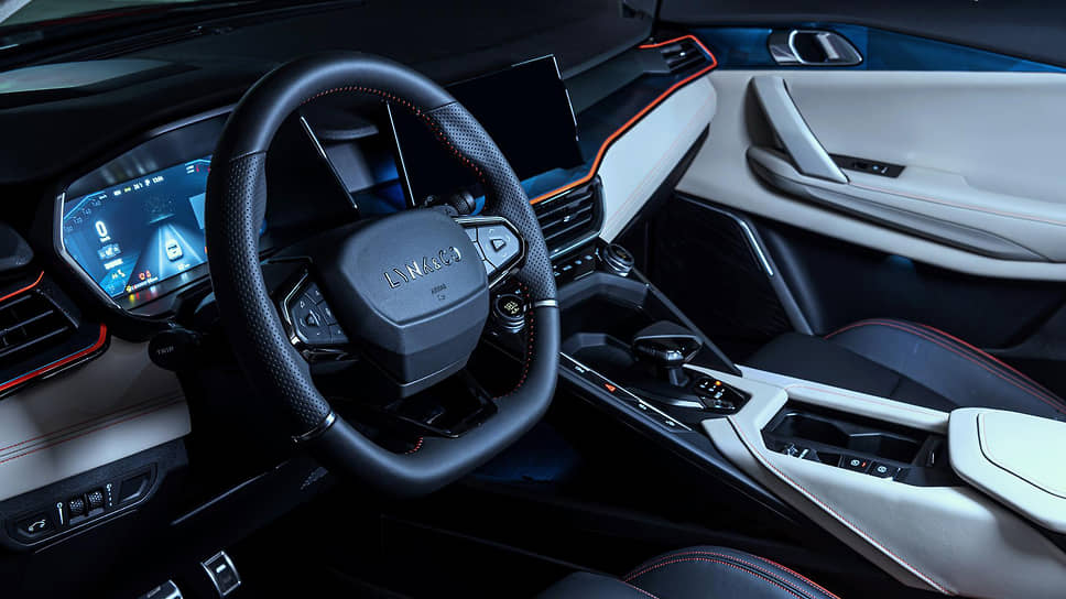 Lynk & Co 06