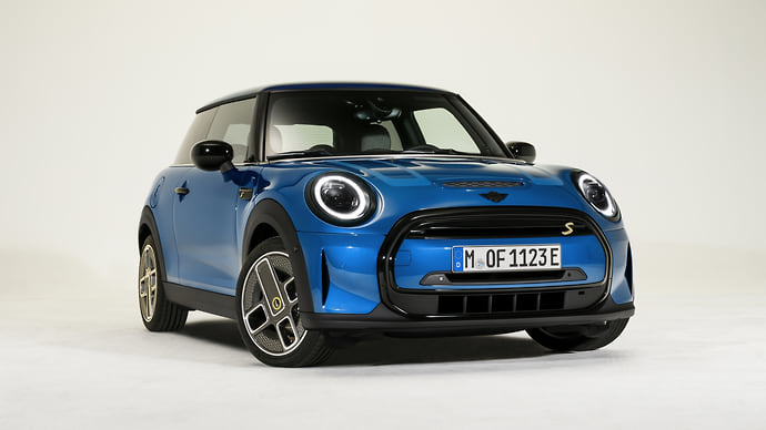 MINI Cooper SE будет стоить от 3,6 млн рублей