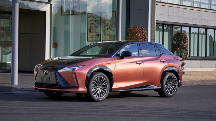 Электрокроссовер Lexus RZ 450e представлен официально