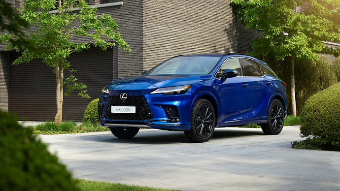 Lexus показал новое поколение кроссовера RX
